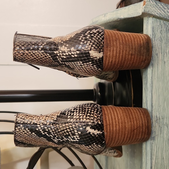 Madewell leather booties, sz 7, snakeskin print, EUC - Picture 4 of 8